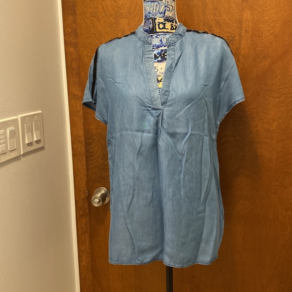 Alex & Parker jeans blouse size medium - Picture 3 of 5